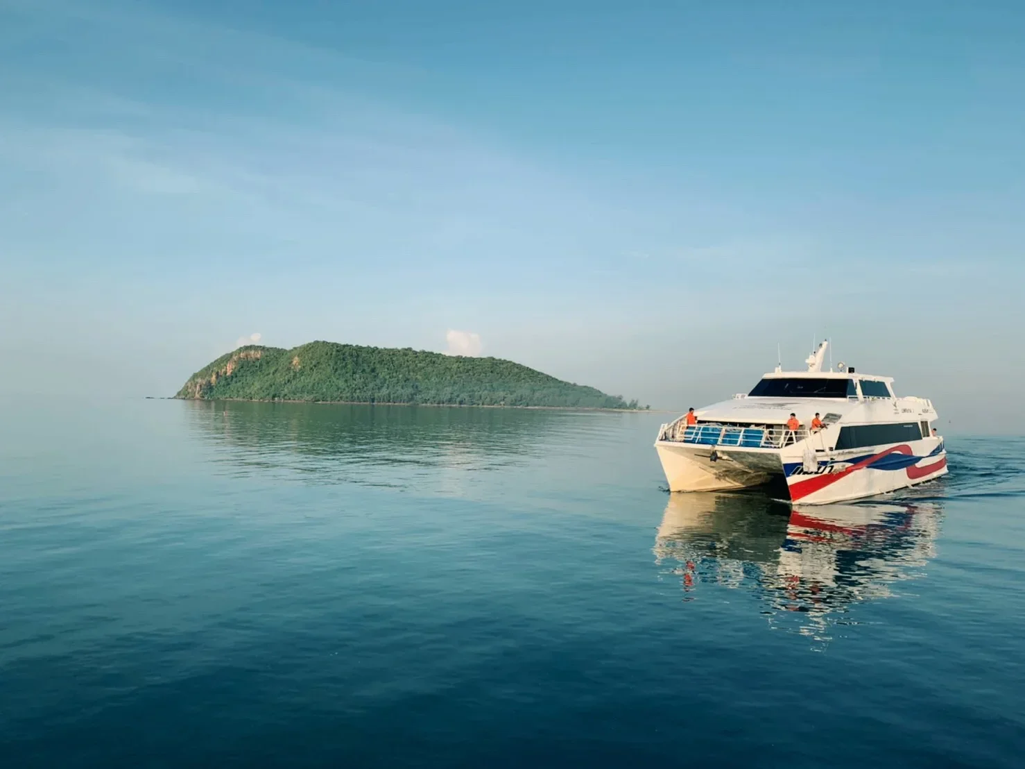 Koh Tao & Koh Nang Yuan Catamaran Tour from Koh Samui