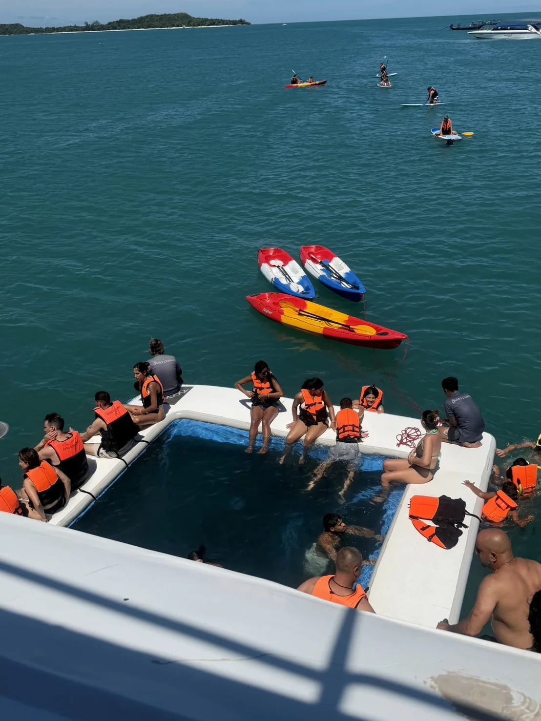 ทัวร์เกาะหมูเต็มวันด้วยเรือคาตามารัน