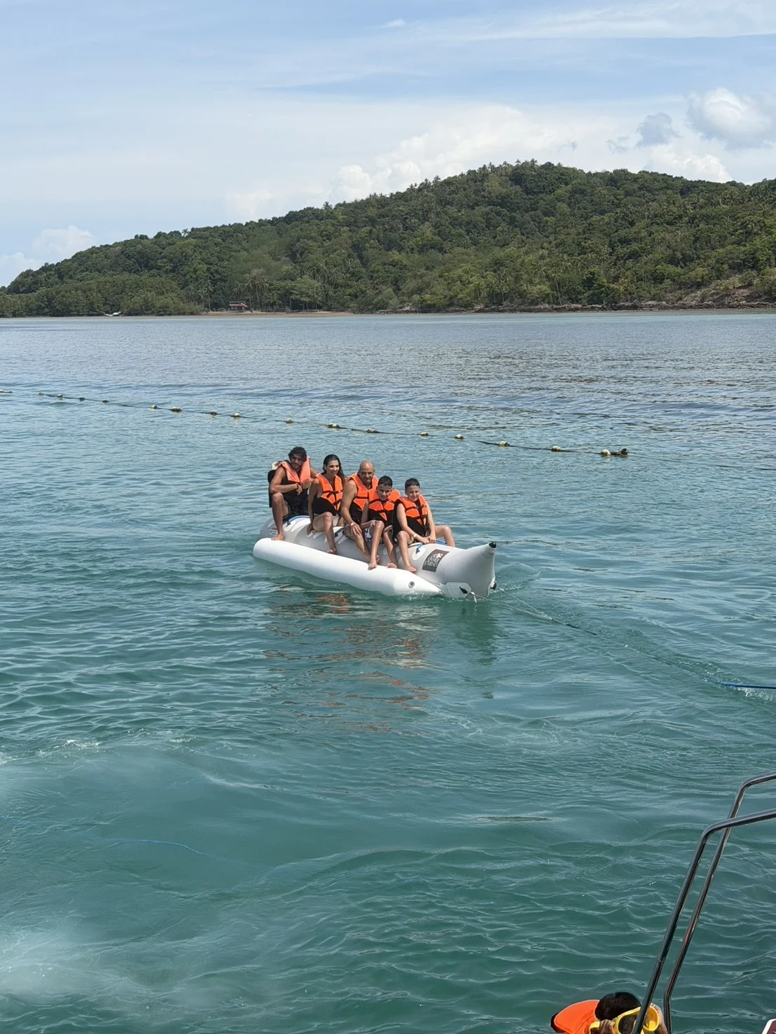 ทัวร์เกาะหมูเต็มวันด้วยเรือคาตามารัน